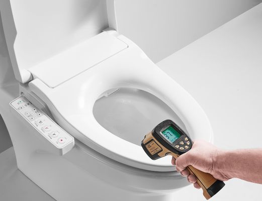 Modernização do banheiro sem esforço Cobertura automática do assento com função avançada controle remoto e painel de controle lateral
